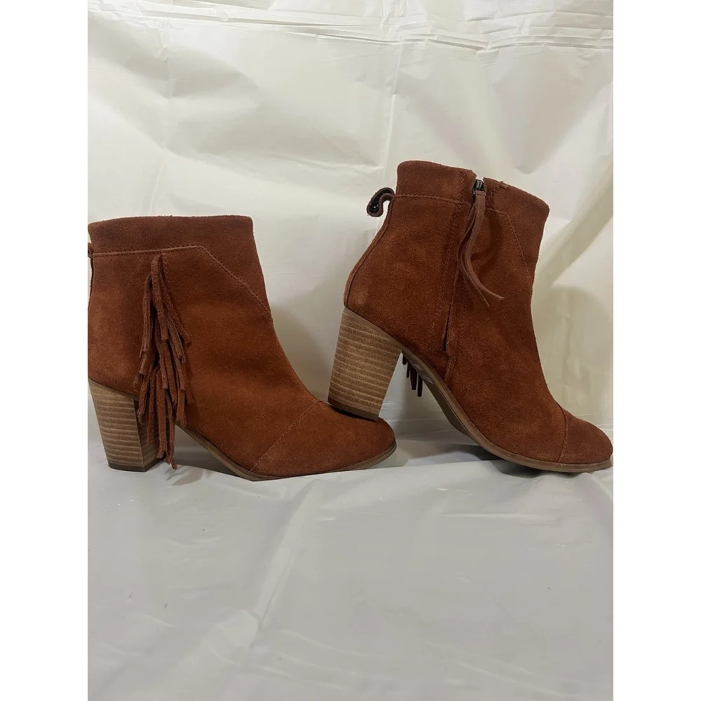 Toms size 7 Lunata Fringed Ankle Booties Rust Suede Lace Up Heels Casual